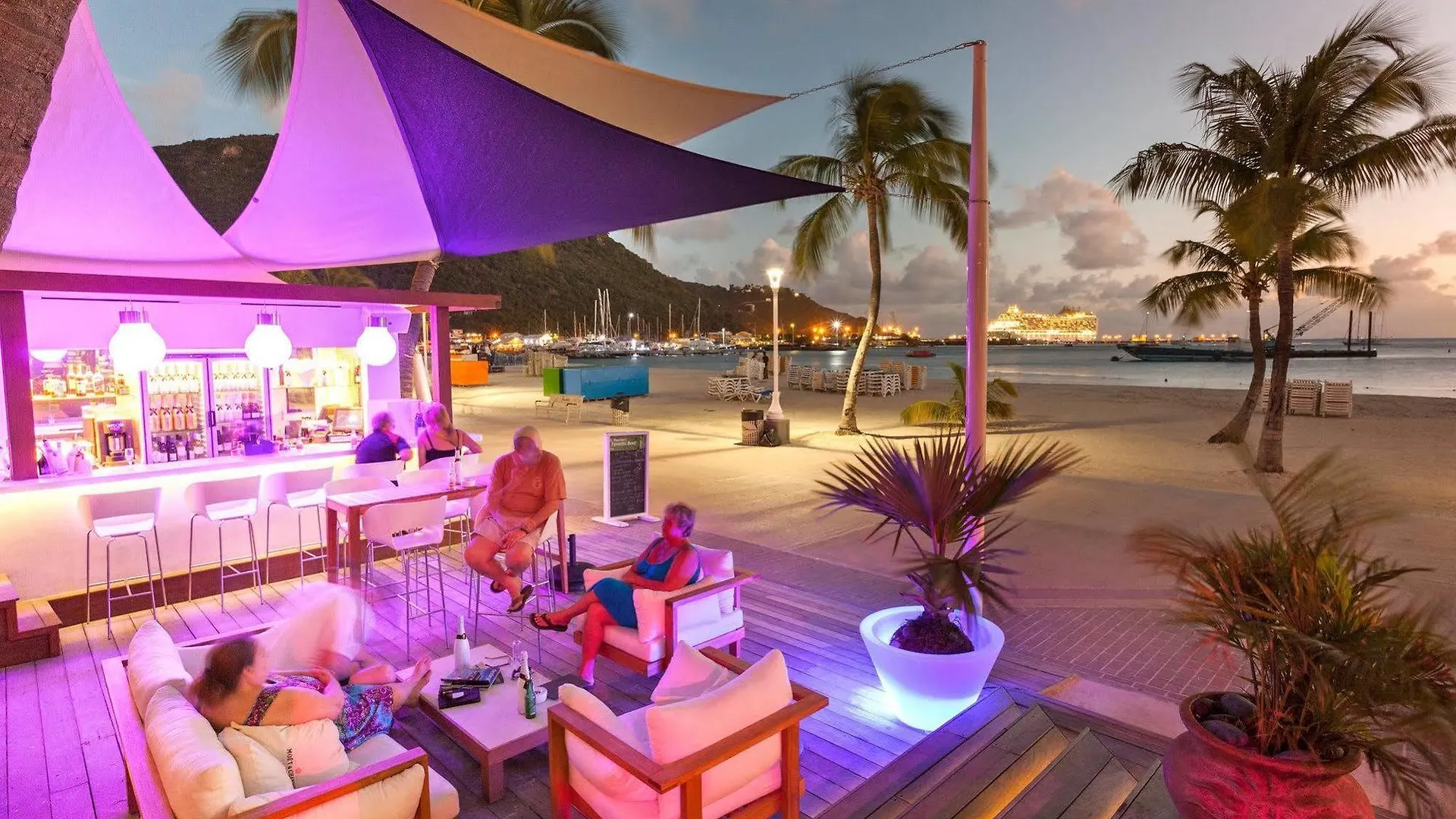 Holland House Beach Hotel Philipsburg