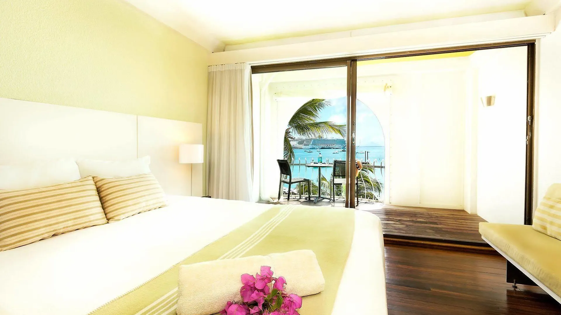 Holland House Beach Hotel Philipsburg   Philipsburg (Sint Maarten)